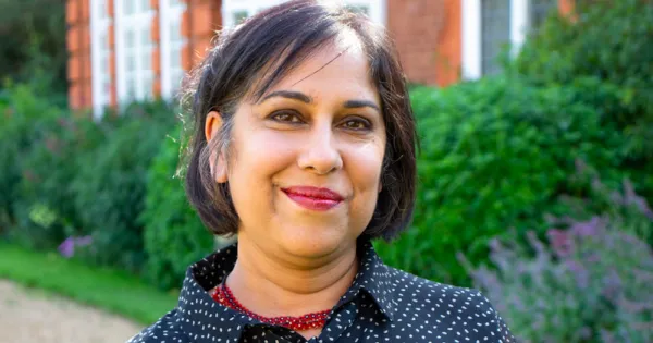 Rencontrez la première femme chef de département BAME de Cambridge, le Dr Manali Desai
