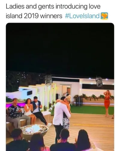 L’image contient peut-être : Love Island recoupling memes, Love Island, memes, tweets, Tommy, Molly-Mae, réactions, sauvage, twitter, Text, People, Clothing, Apparel, Shorts, Human, Person