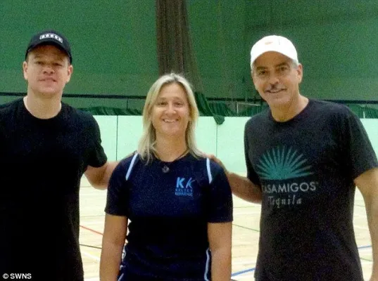 Pec-tacular Damon og Clooney træner i Cambridge gym