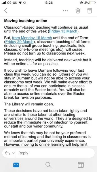 Tous les cours sont annulés et les étudiants de Durham sont invités à quitter le campus