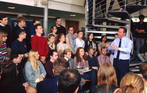 David Cameron a snobé ses propres jeunes conservateurs à Exeter