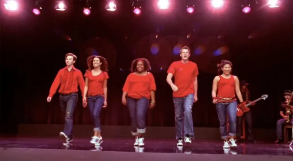 J'ai revu la première saison de Glee et honnêtement, sur quoi étaient ces gens ?
